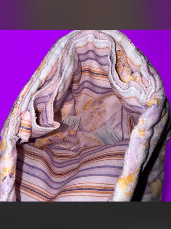 Victoria’s Secret 2-IN-1 Towel Backpack ?